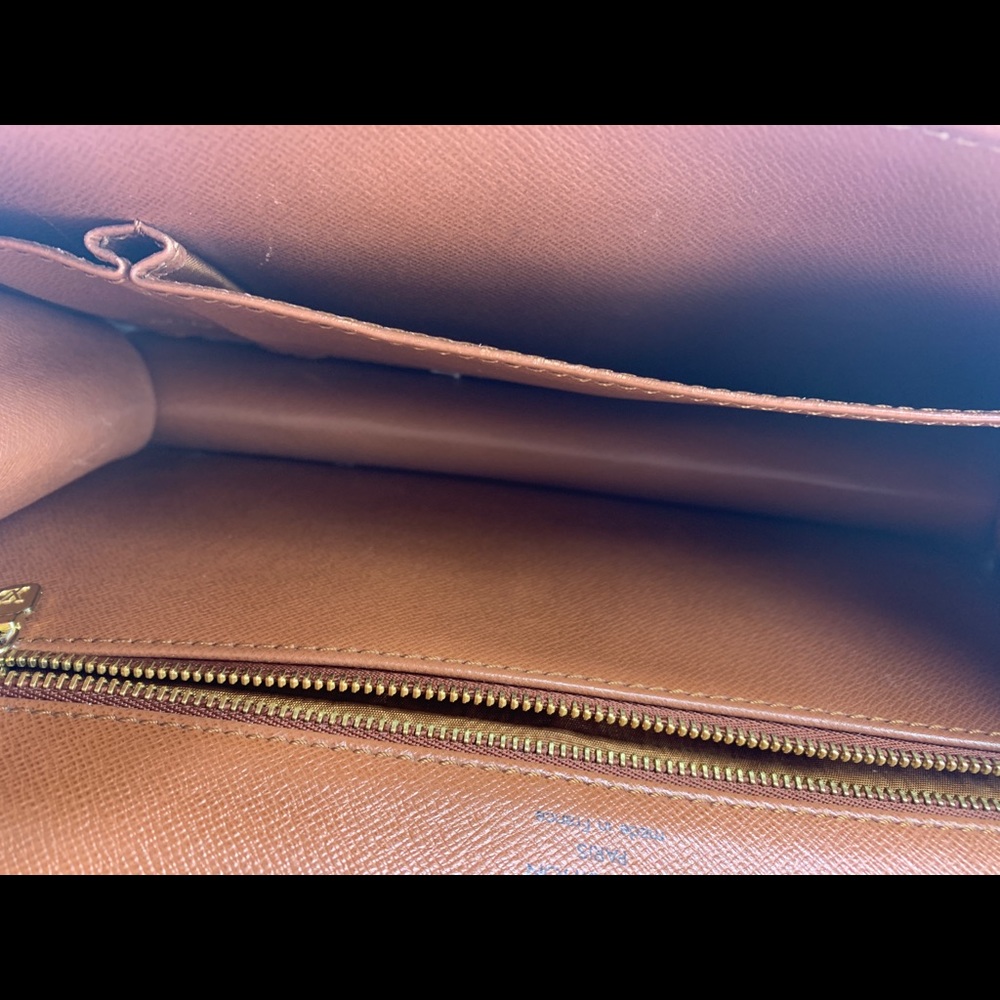 Louis Vuitton Brown Monogram Clutch with Tan Trim - Picture 9 of 16